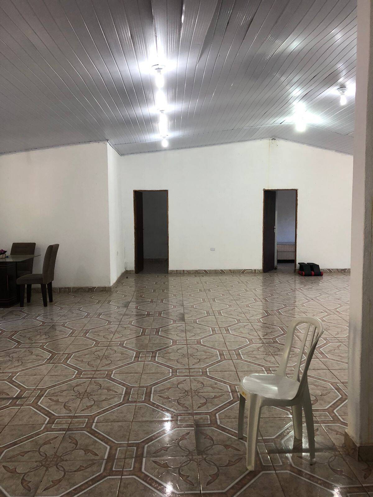 Chácara à venda com 5 quartos, 600m² - Foto 4