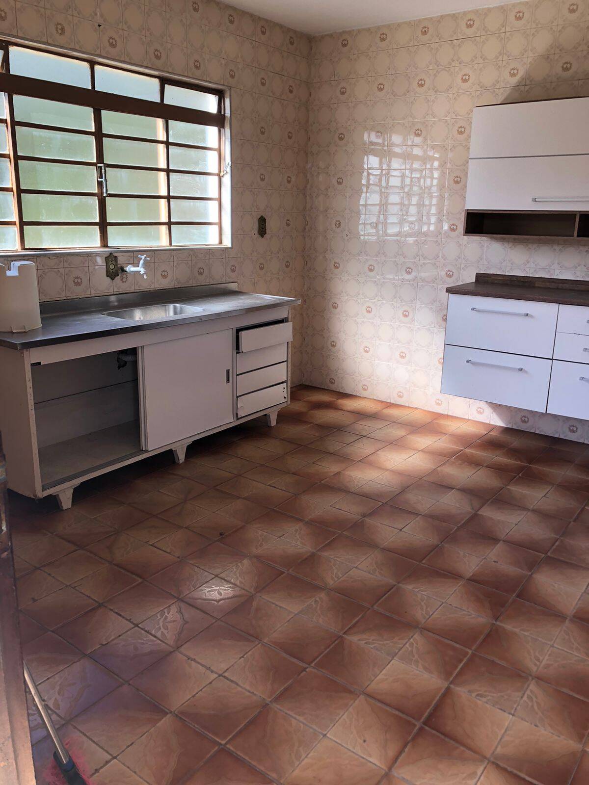 Chácara à venda com 4 quartos, 400m² - Foto 2