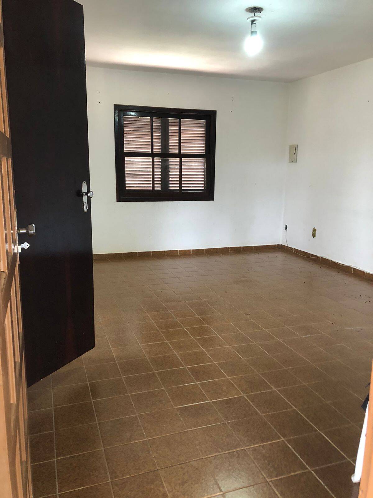 Chácara à venda com 4 quartos, 400m² - Foto 3