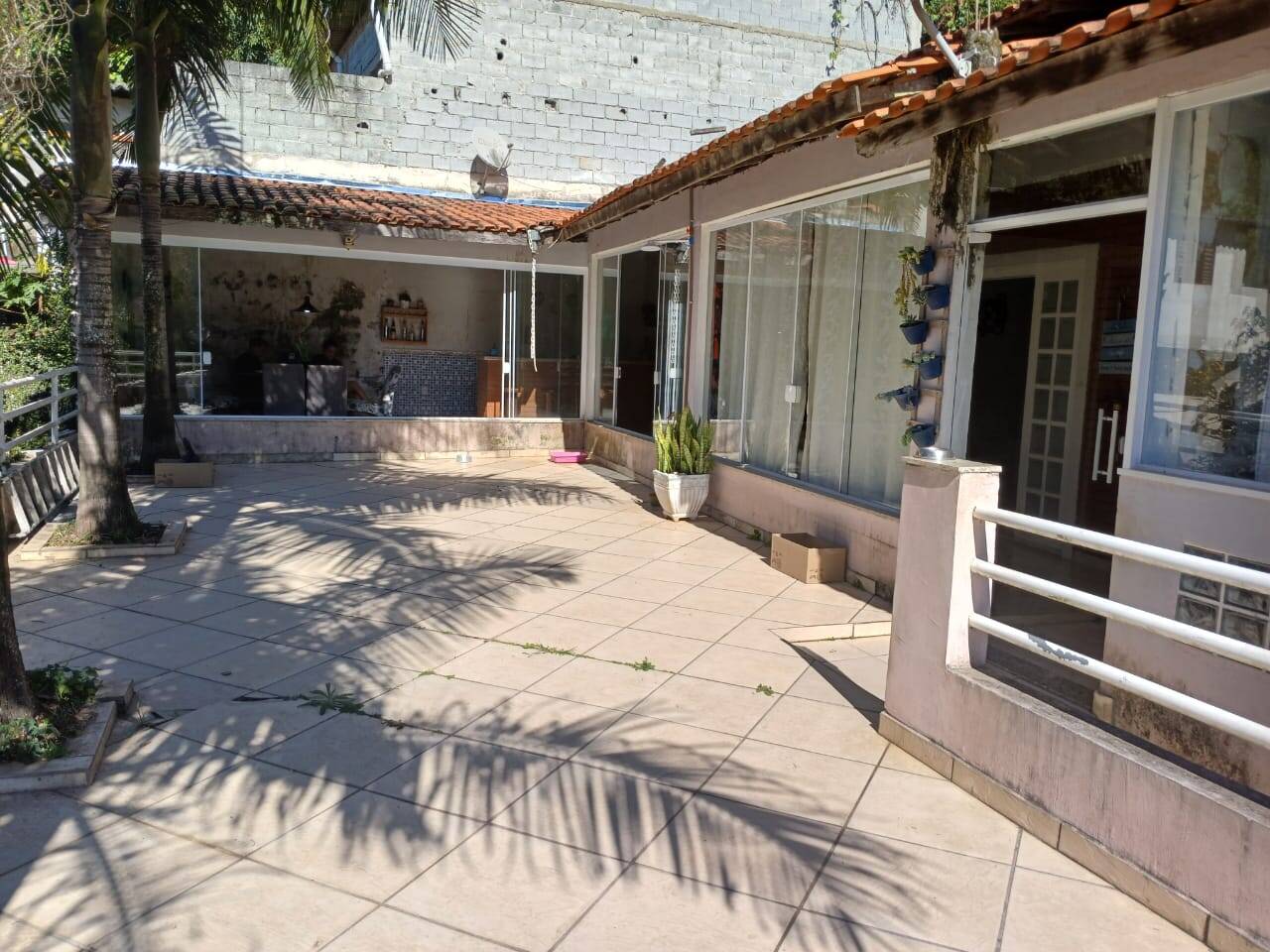 Chácara à venda com 4 quartos, 1000m² - Foto 1