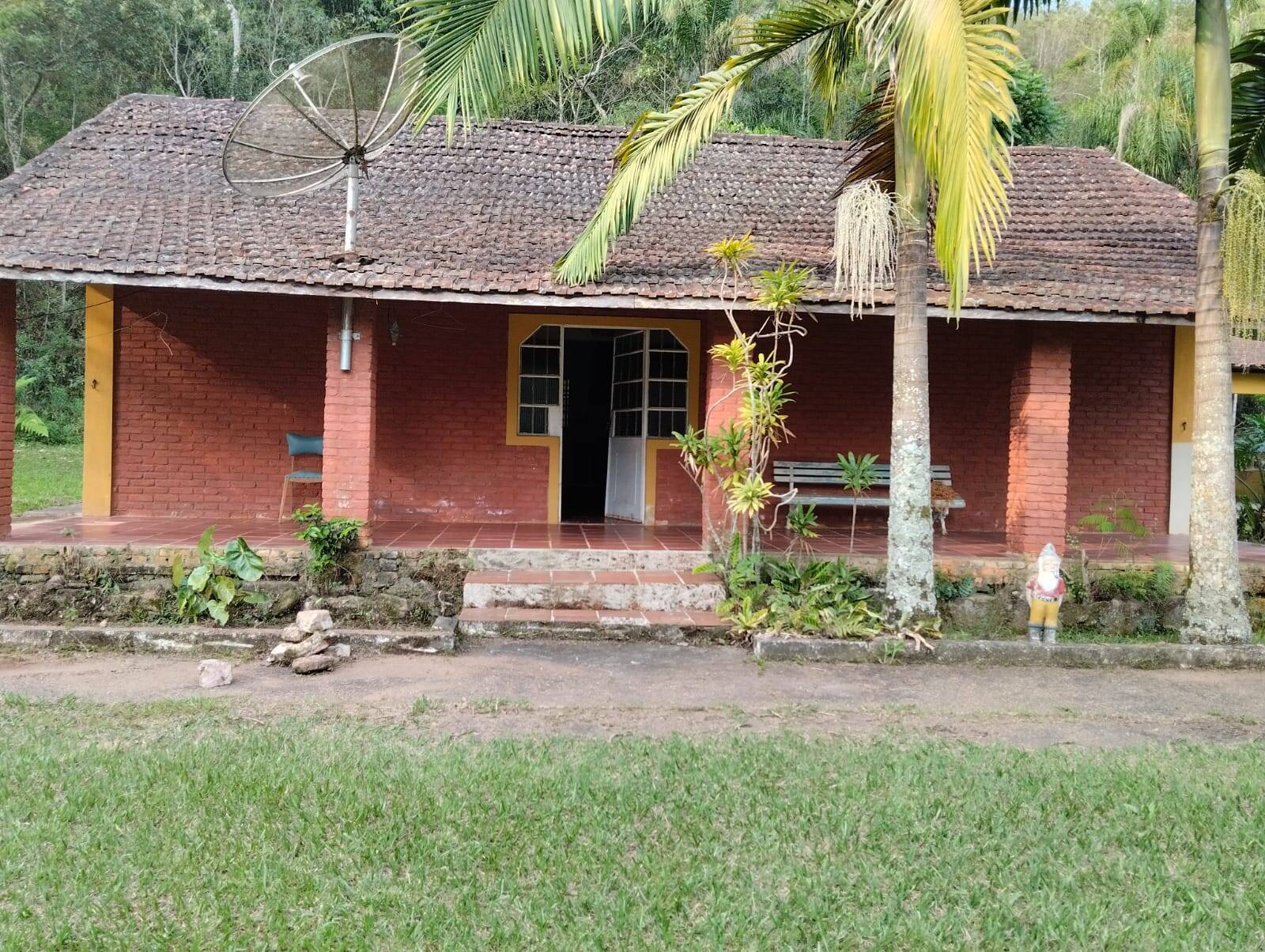 Sítio à venda com 5 quartos, 2m² - Foto 2
