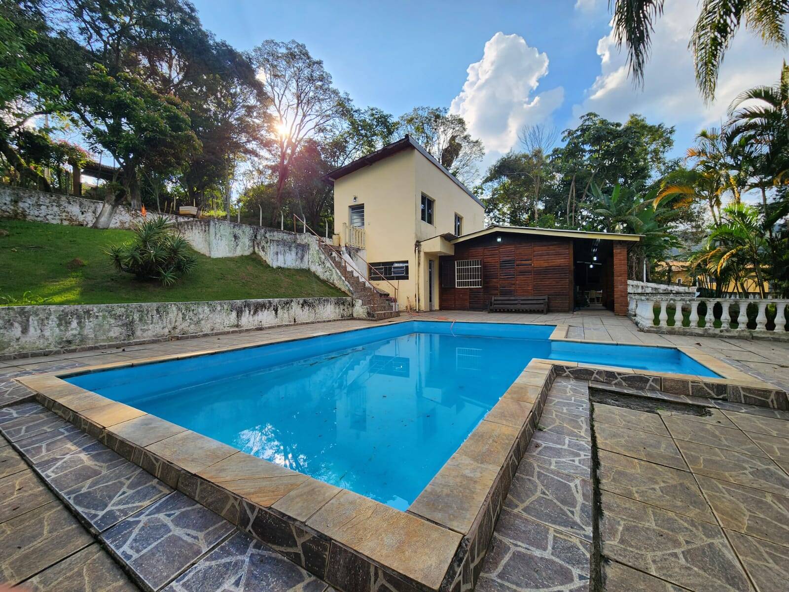 Chácara à venda com 3 quartos, 290m² - Foto 2