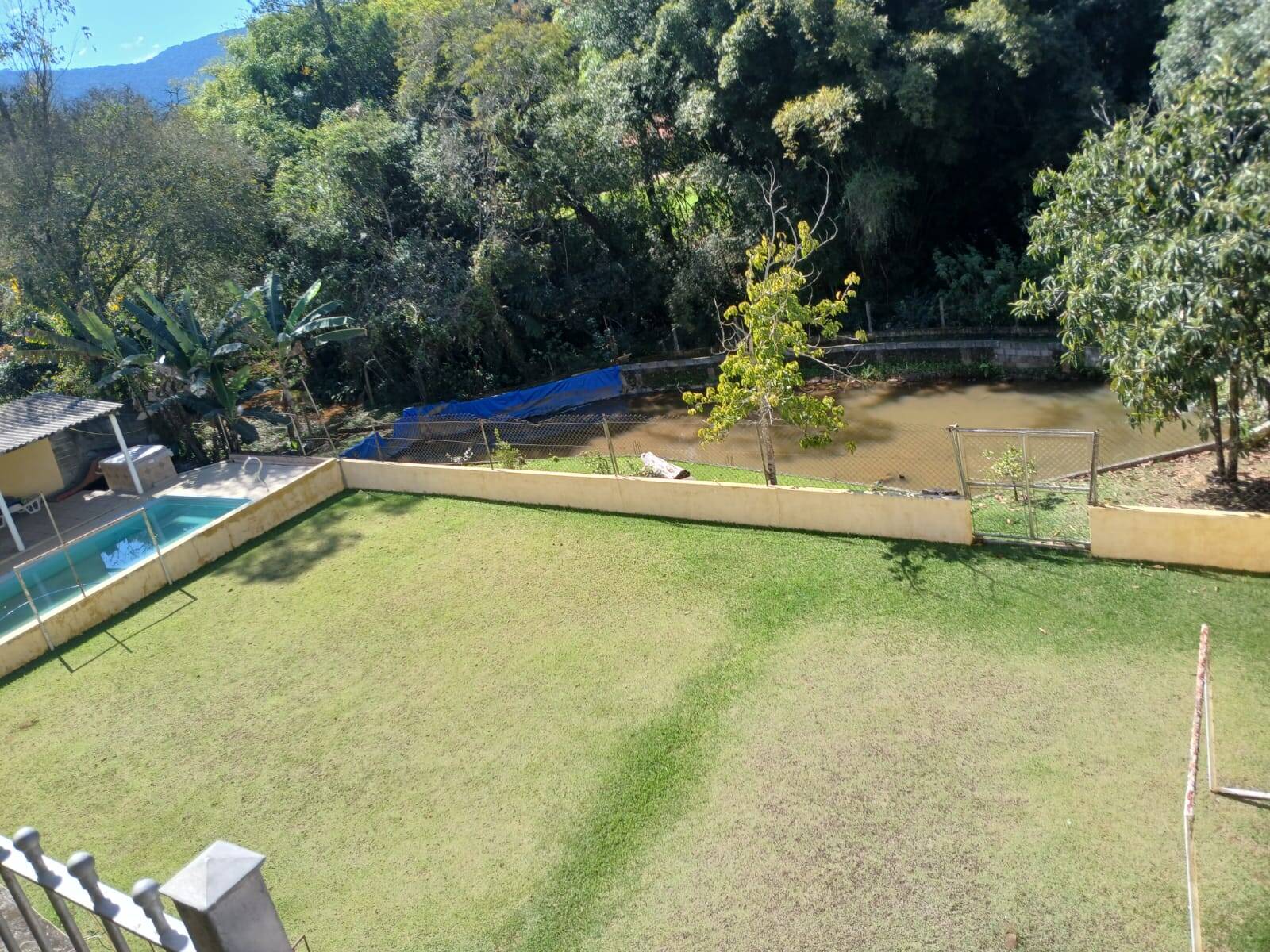 Chácara à venda com 4 quartos, 1500m² - Foto 12