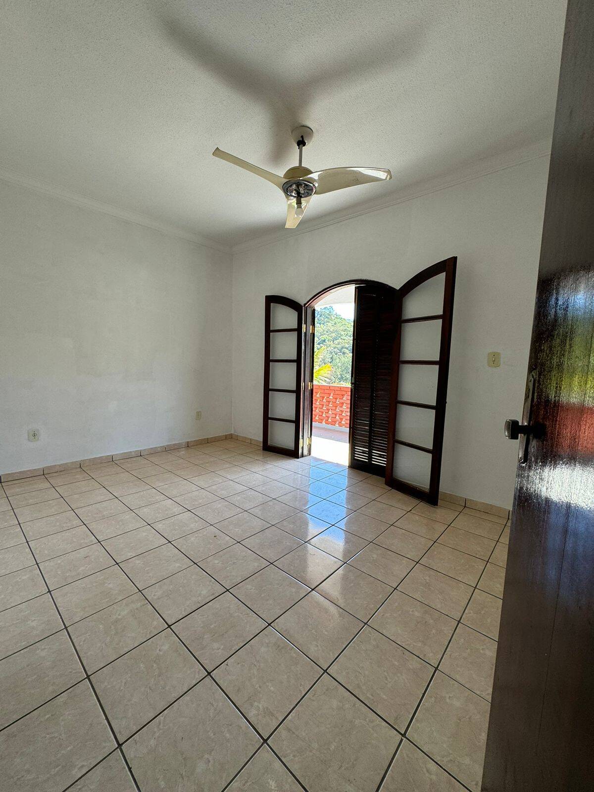 Chácara à venda com 4 quartos, 390m² - Foto 18