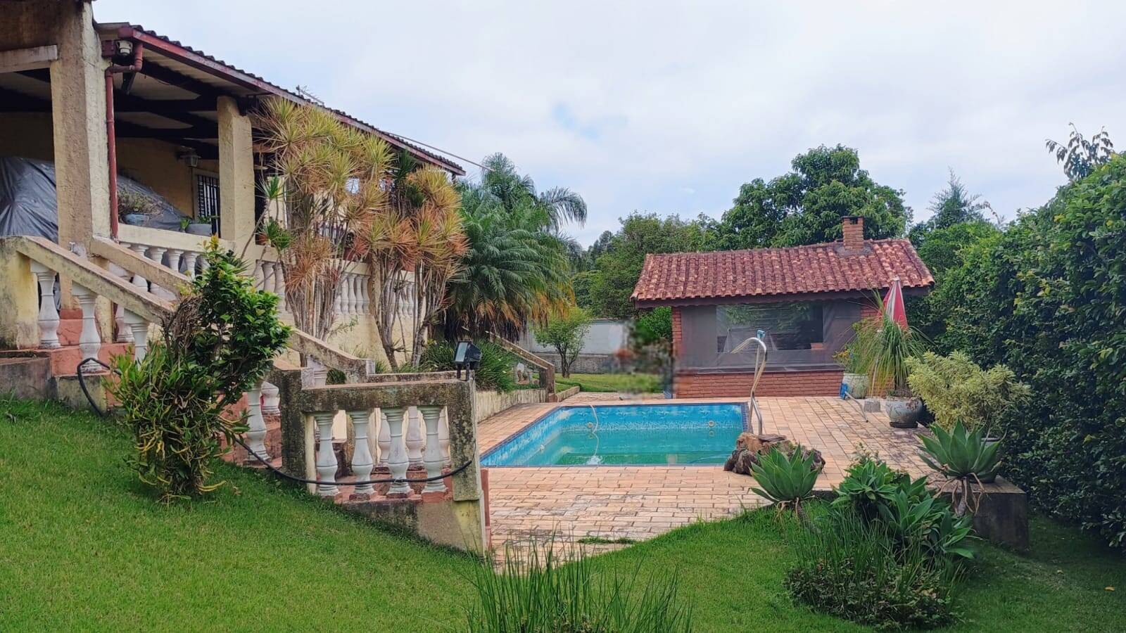 Chácara à venda com 4 quartos, 597m² - Foto 1
