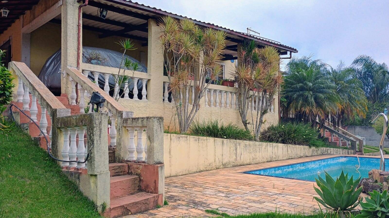 Chácara à venda com 4 quartos, 597m² - Foto 2