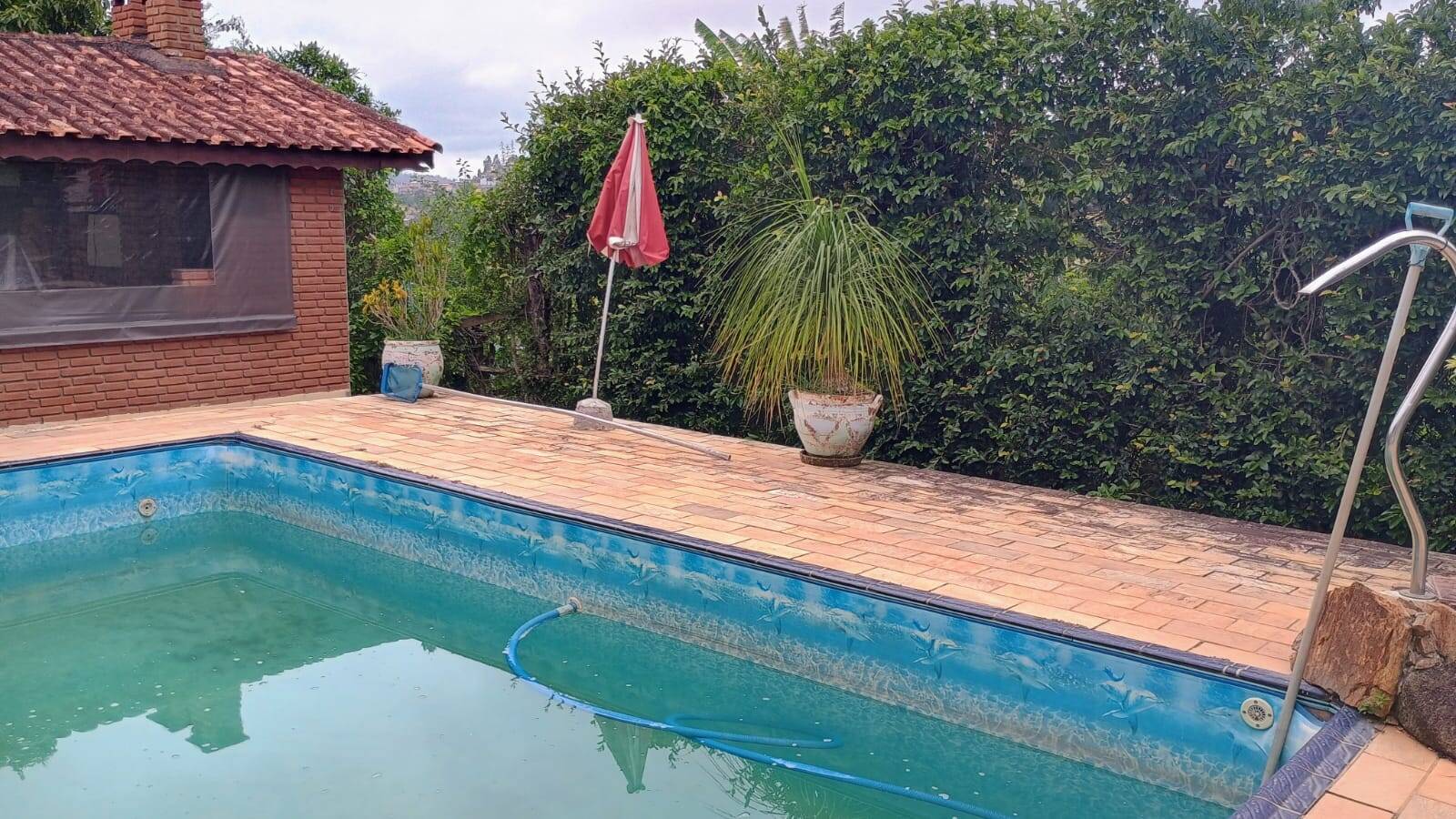 Chácara à venda com 4 quartos, 597m² - Foto 3