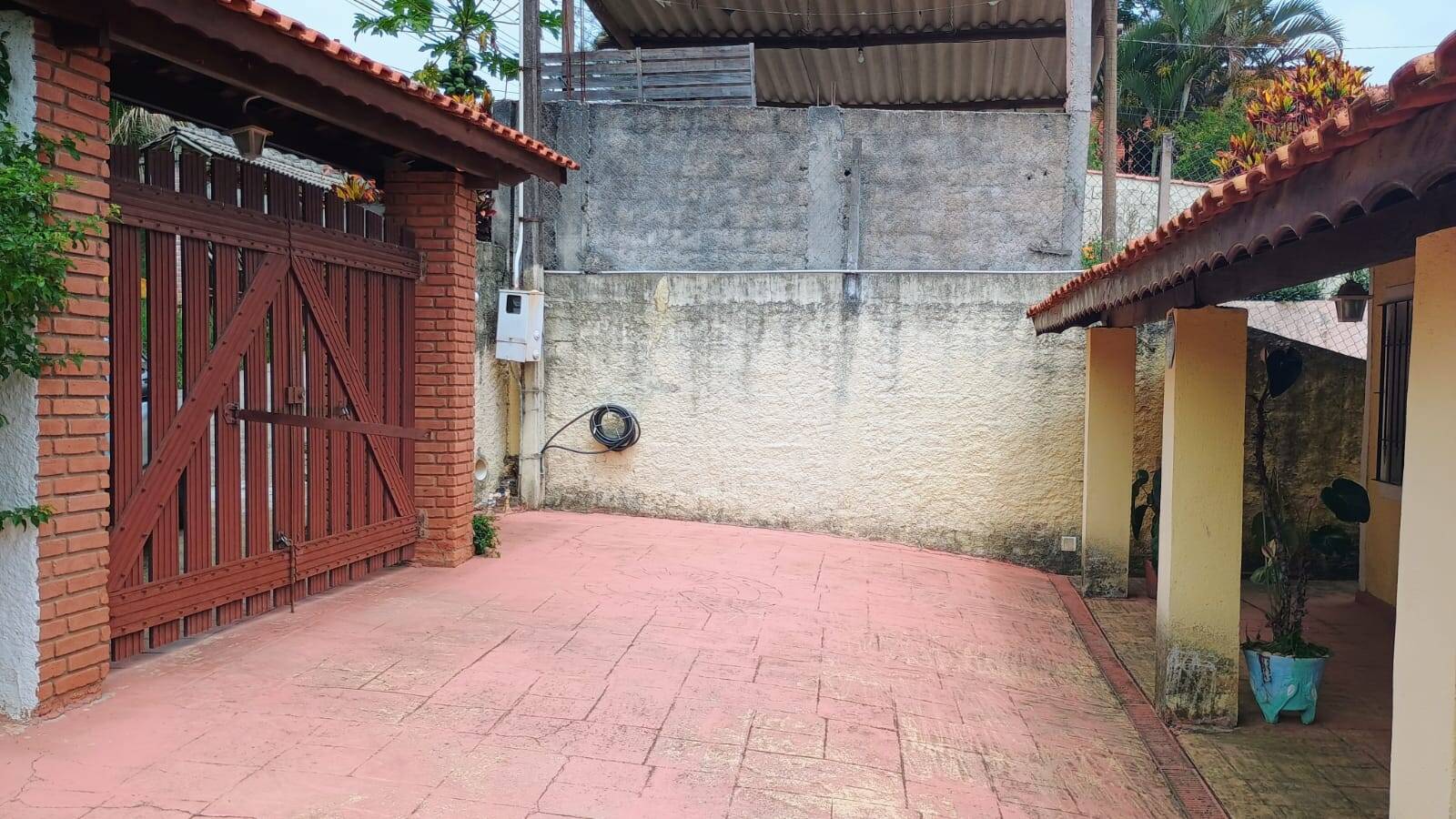 Chácara à venda com 4 quartos, 597m² - Foto 33