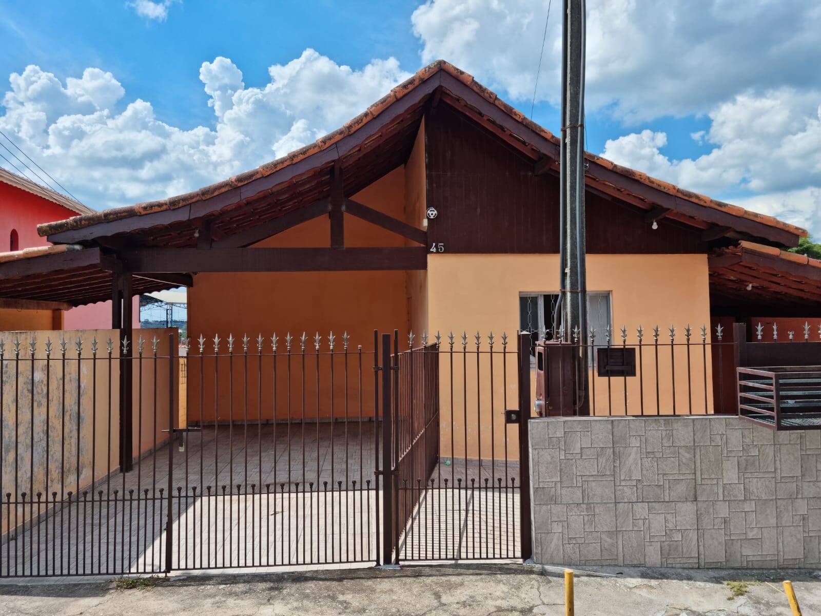 Casa, 5 quartos, 180 m² - Foto 1