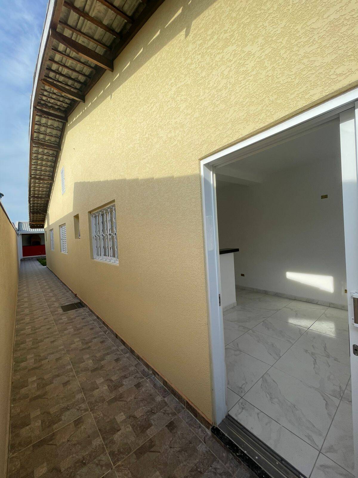Casa à venda com 2 quartos, 80m² - Foto 3