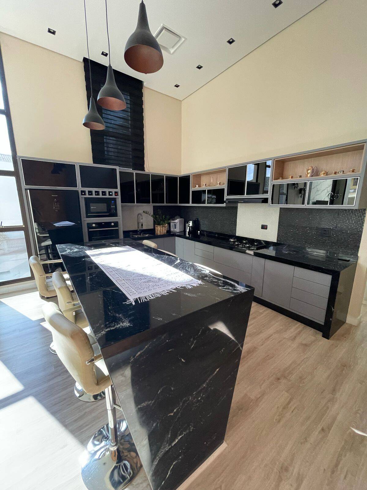 Casa à venda com 6 quartos, 580m² - Foto 11