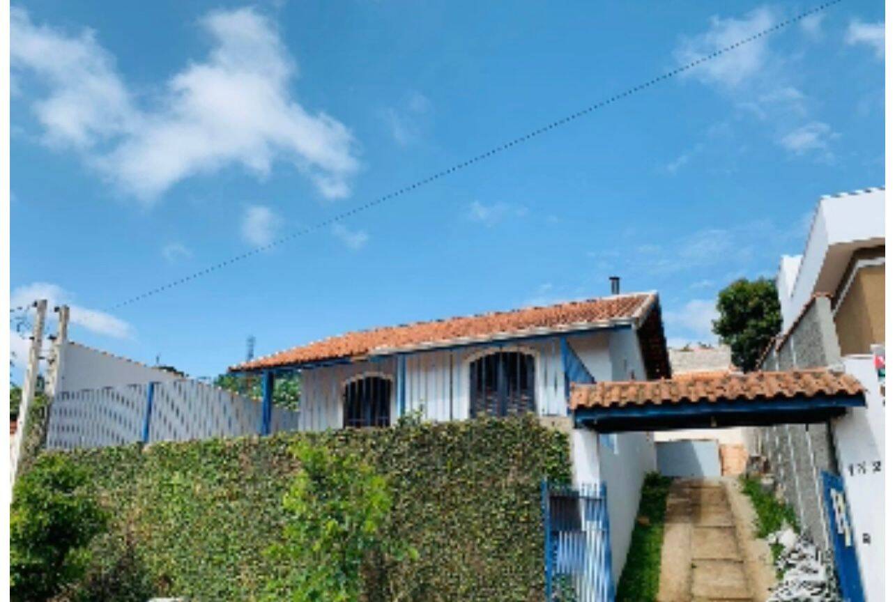 Casa à venda com 3 quartos, 289m² - Foto 2