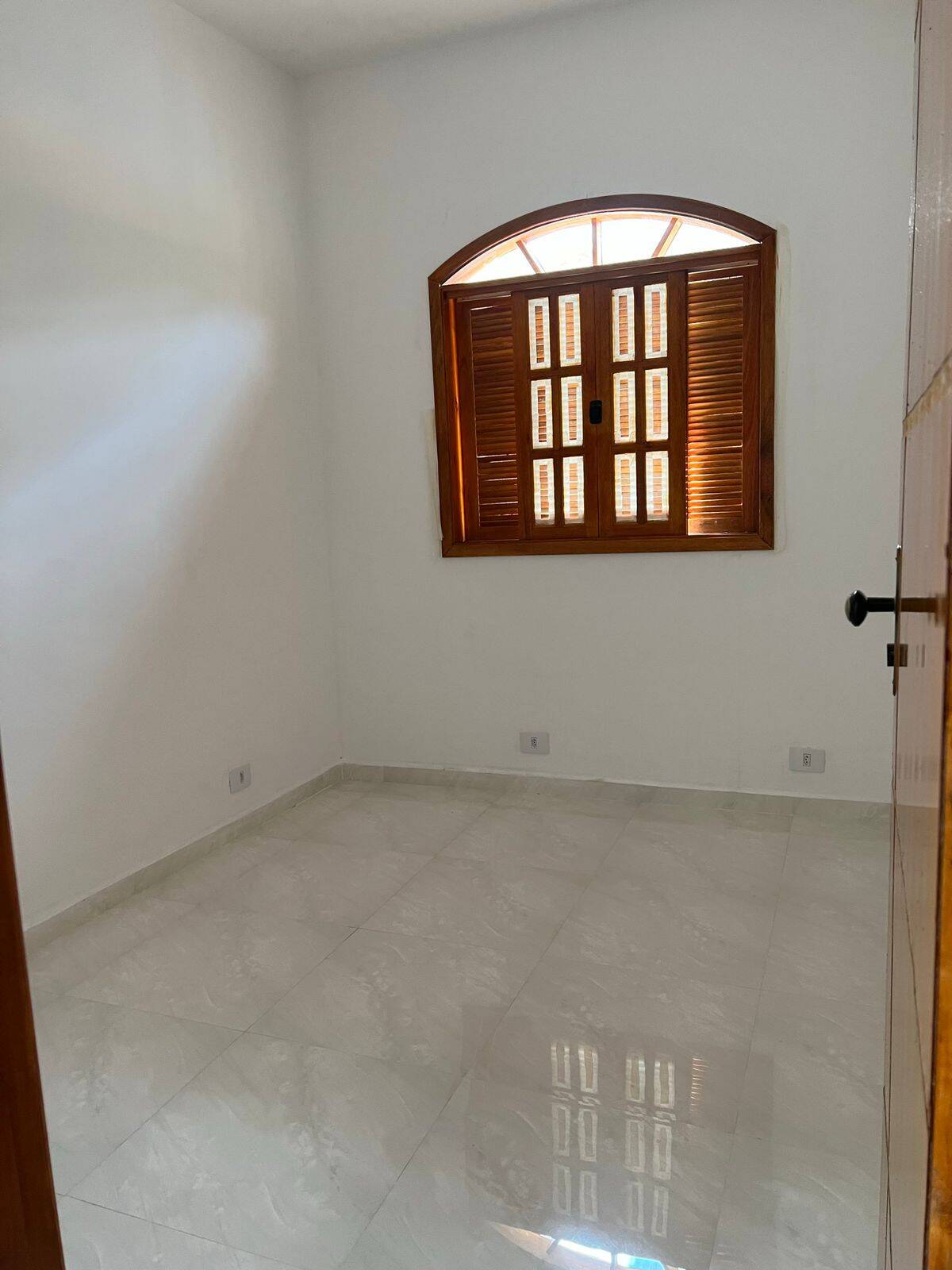 Casa à venda com 3 quartos, 289m² - Foto 4