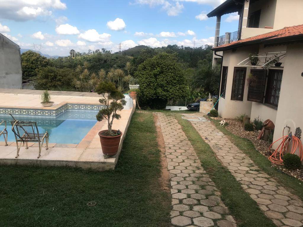 Chácara para alugar com 5 quartos, 250m² - Foto 1