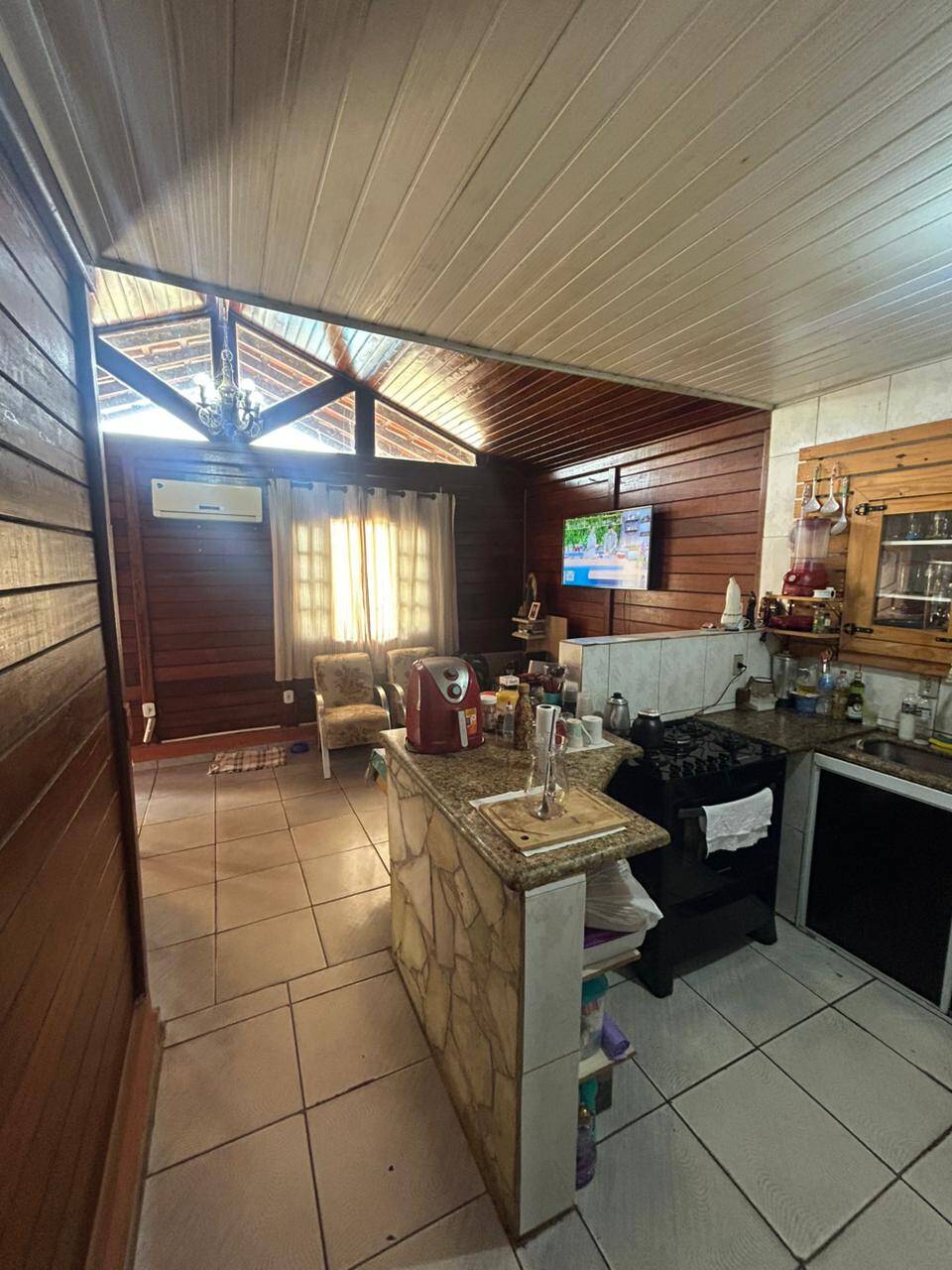 Chácara à venda com 3 quartos, 180m² - Foto 2