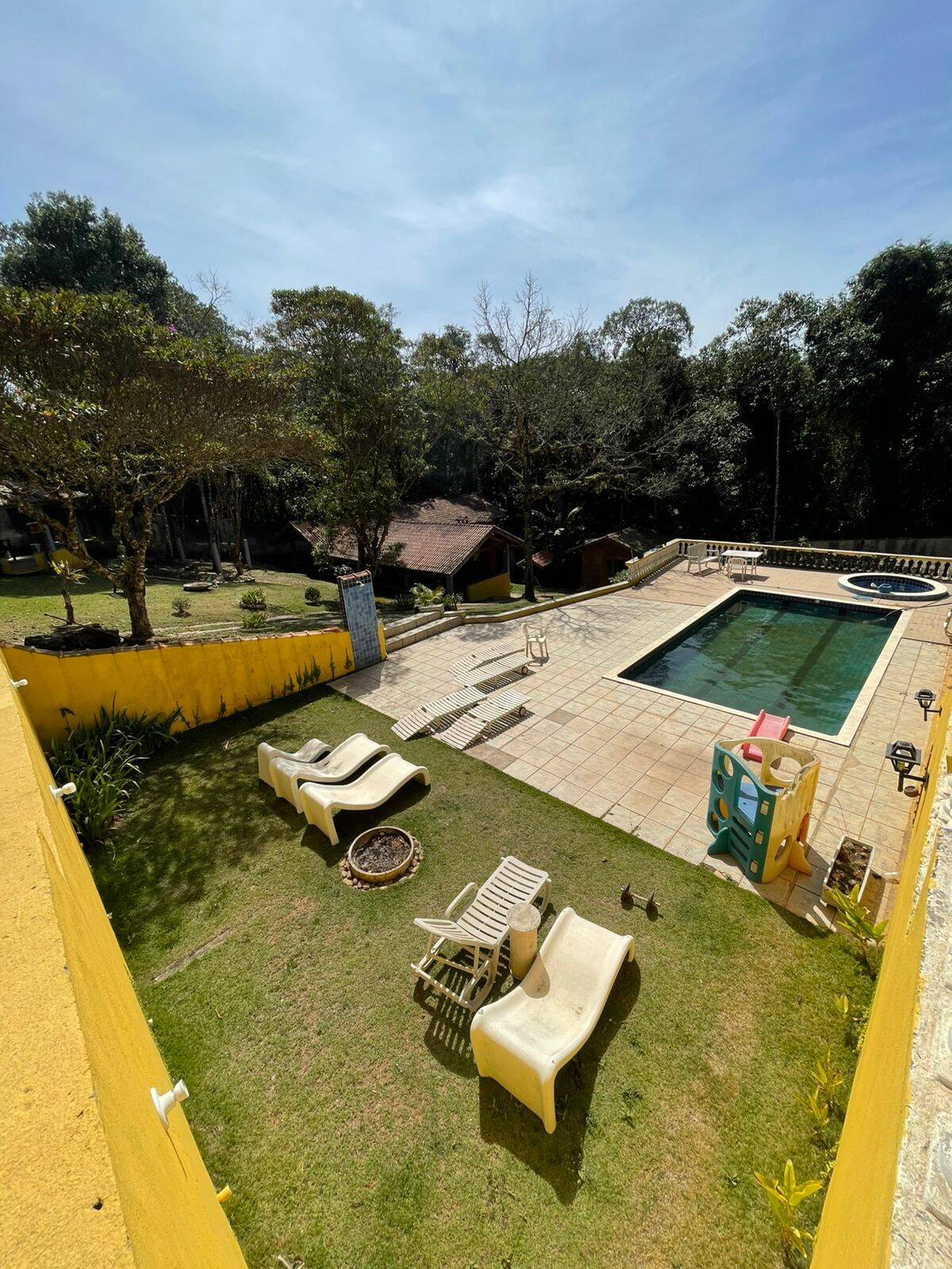 Chácara à venda com 4 quartos, 200m² - Foto 1