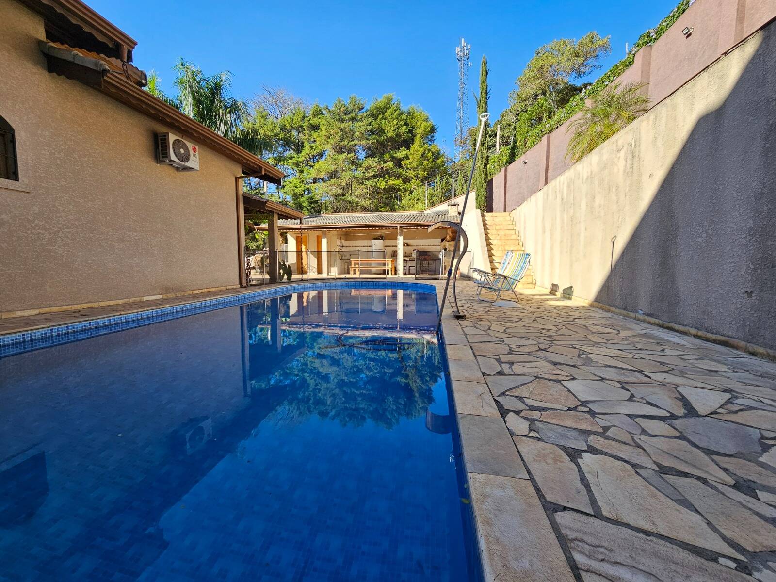 Chácara à venda com 2 quartos, 210m² - Foto 1