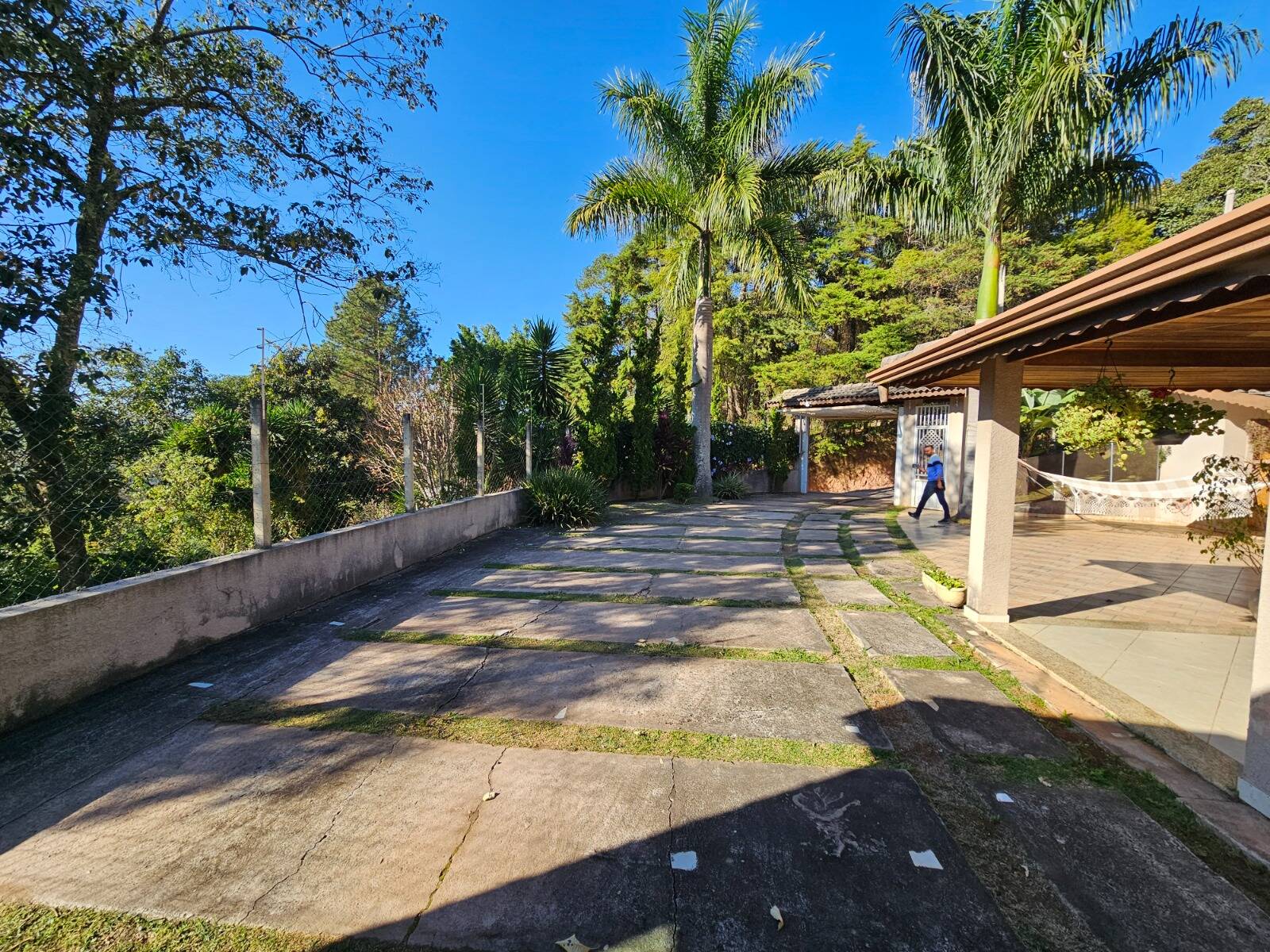 Chácara à venda com 2 quartos, 210m² - Foto 2